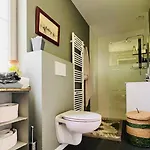Chez Chloe Homestay *
